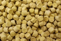 Форелевый пеллетс BLACK HALIBUT аромат ЛОСОСЬ MIX КРАСНЫЙ+ЧЕРНЫЙ-6 мм. в контейнере 4кг